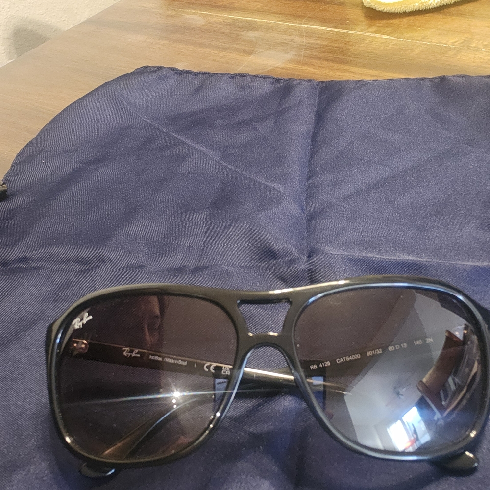 Ray-Ban Black Aviator Sunglasses